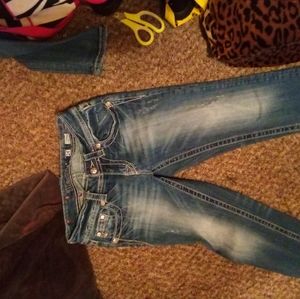 Miss Me Cuffed Capris